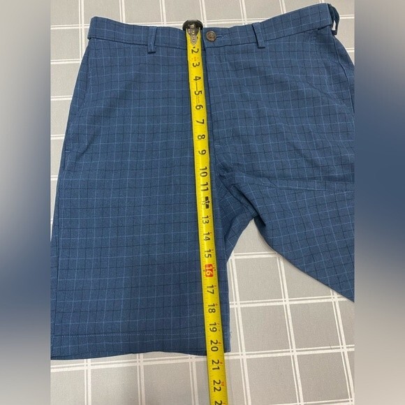 Haggar Cool 18 Pro Men’s Size 32 Expandable Waist Navy Plaid Performance Shorts - Picture 9 of 10
